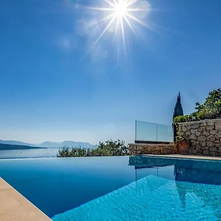 Leonardo, With Superb Views Villa *