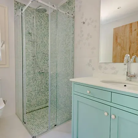 Regina, With Superb Views Ligia