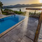 Villa Regina, With Superb Views