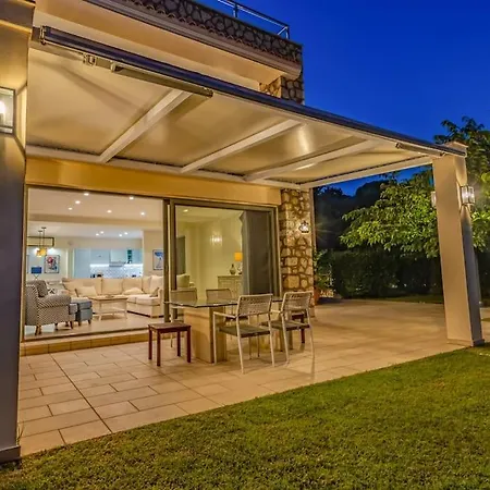 Regina, With Superb Views Villa