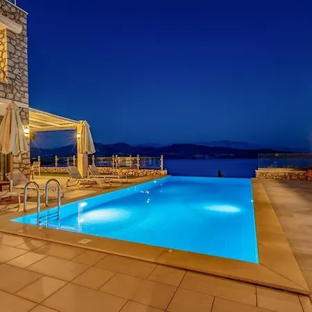 Villa Regina, With Superb Views *