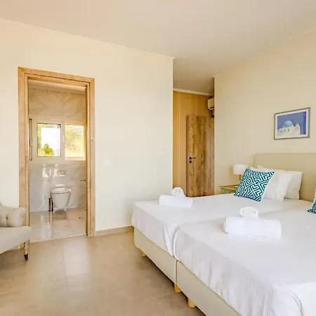 Regina, With Superb Views Lygia (Lefkada)