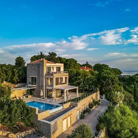 Regina, With Superb Views Villa